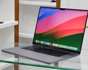 New Laptop Apple MacBook Pro M1 16GB Intel Core i5 SSD 512GB