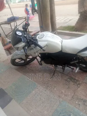 TVS Apache 180 RTR 2017 White