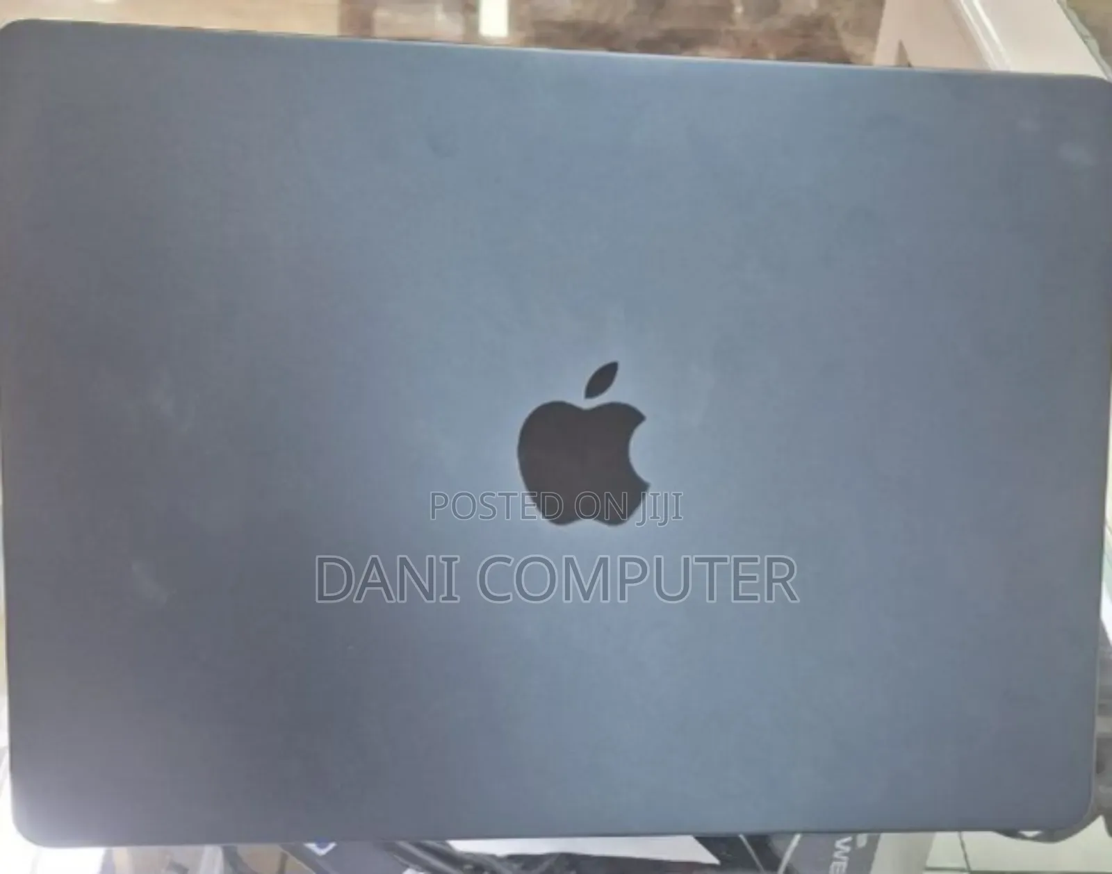 New Laptop Apple MacBook Air 2025 M4 13-Inch 16GB Apple M4 SSD 256GB