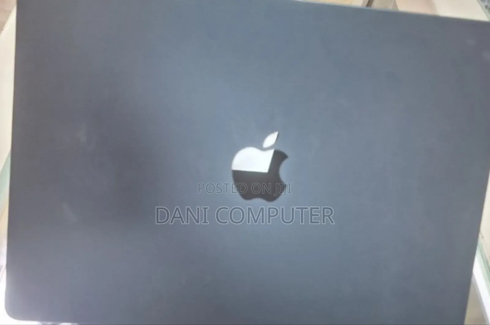 New Laptop Apple MacBook Air 2025 M4 13-Inch 16GB Apple M4 SSD 256GB