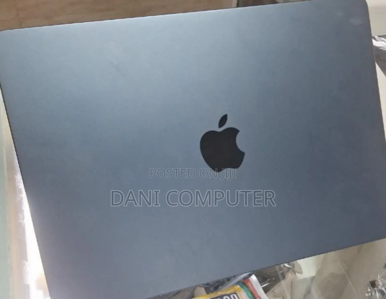 New Laptop Apple MacBook Air 2025 M4 13-Inch 16GB Apple M4 SSD 256GB