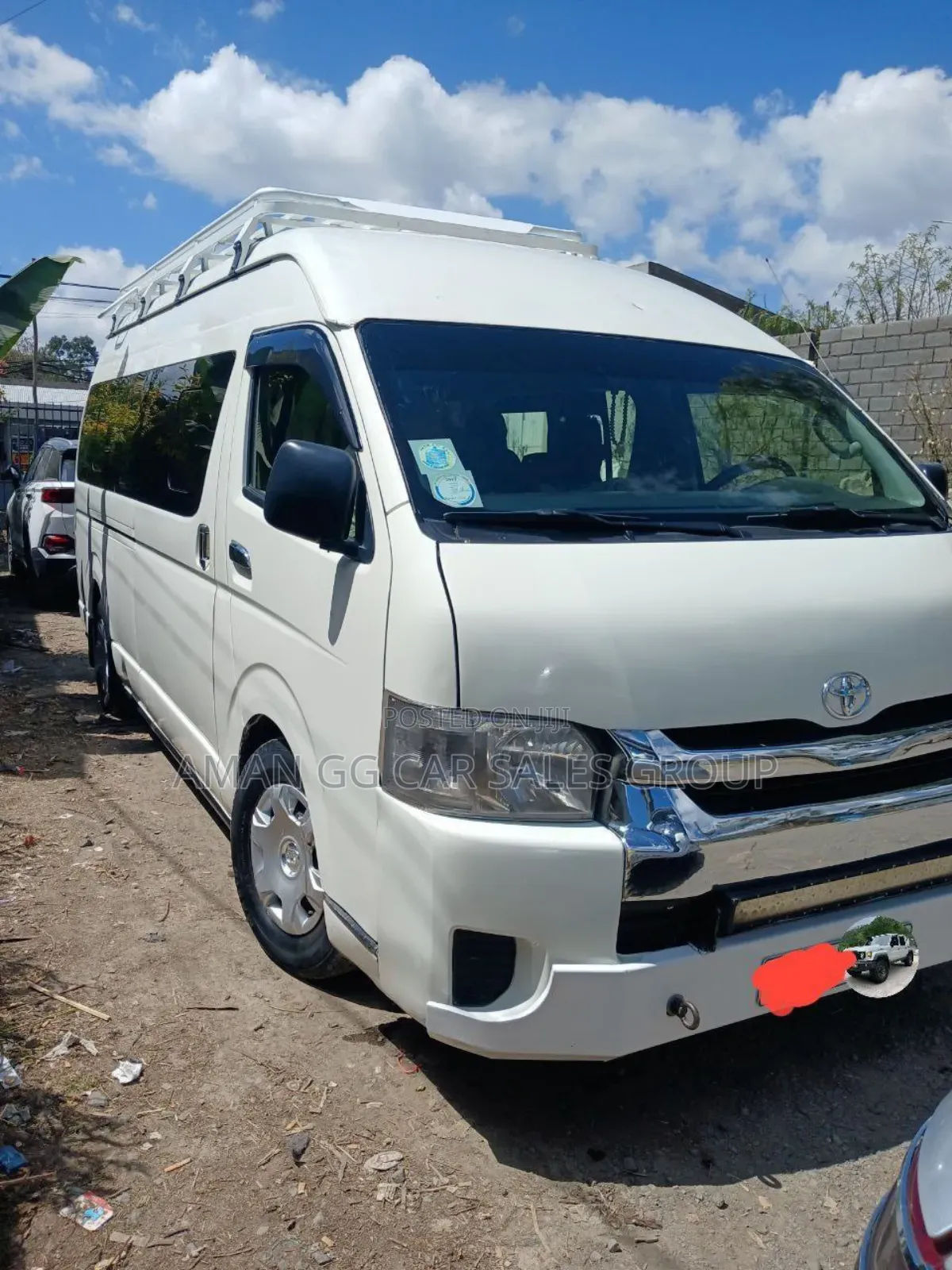 Toyota HiAce 2017 White