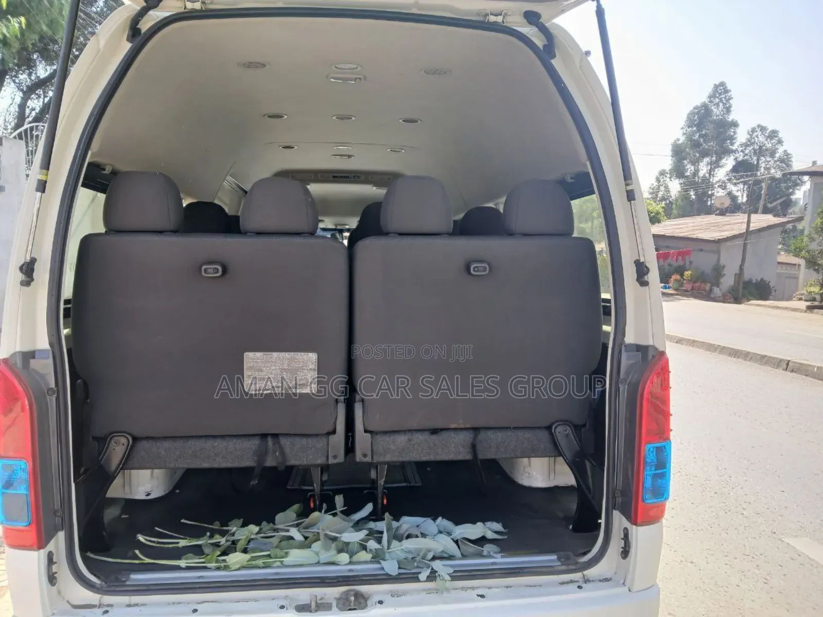 Toyota HiAce 2017 White