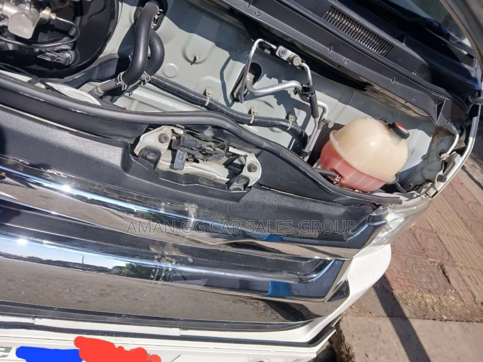 Toyota HiAce 2017 White