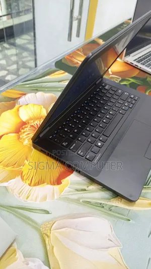 New Laptop Dell XPS 15 4GB Intel Core I3 SSD 256GB