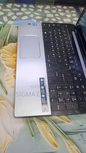 New Laptop Toshiba Satellite C850 8GB Intel Core I7 HDD 1T