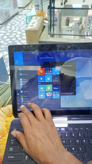 New Laptop Toshiba Satellite C850 8GB Intel Core I7 HDD 1T