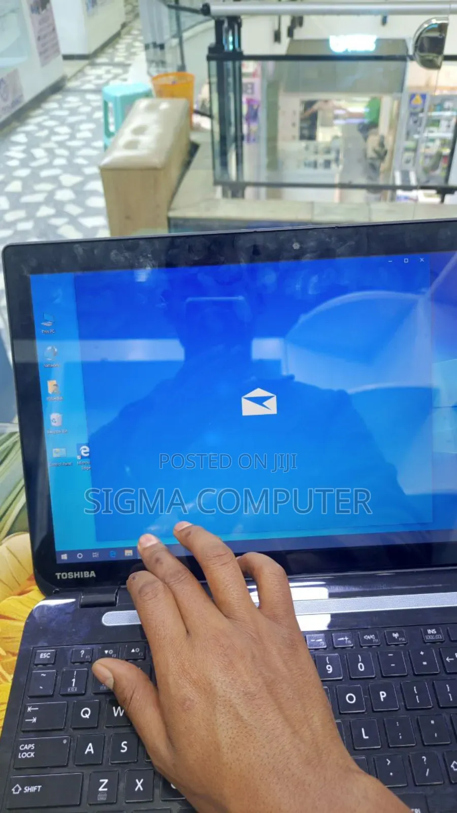 New Laptop Toshiba Satellite C850 8GB Intel Core I7 HDD 1T