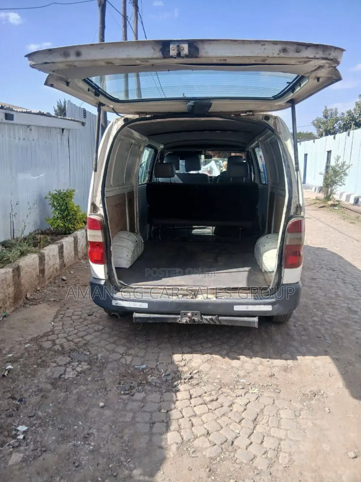 Toyota HiAce 2008 White