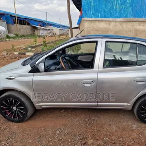 Toyota Vitz 2001 Silver