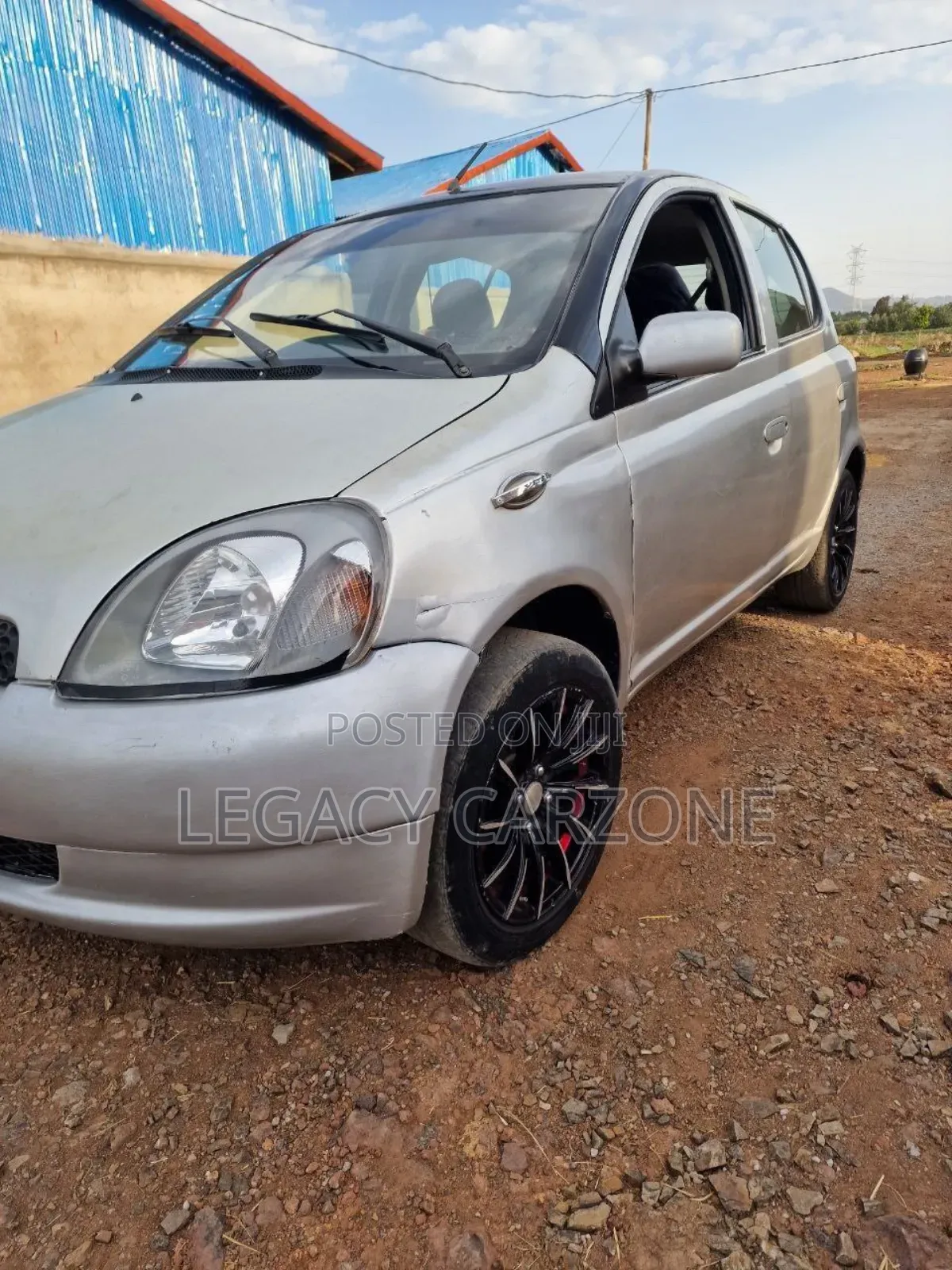 Toyota Vitz 2001 Silver