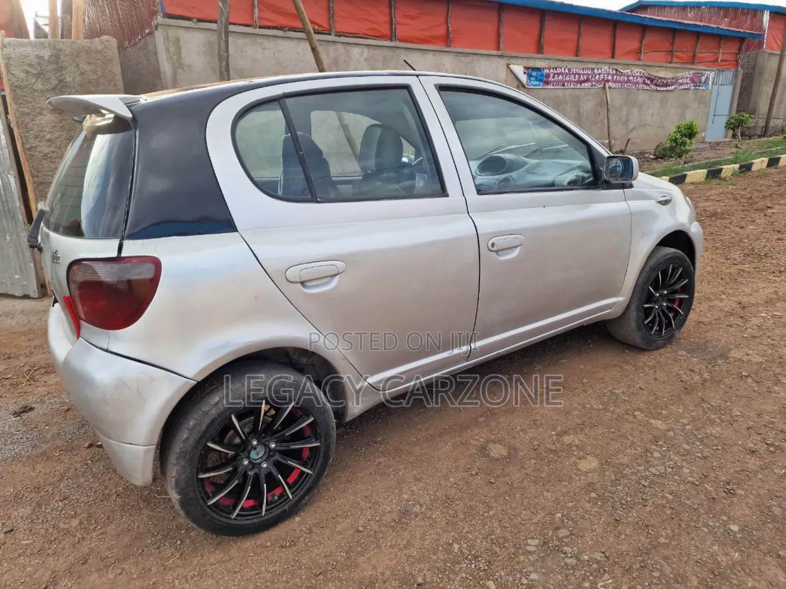 Toyota Vitz 2001 Silver