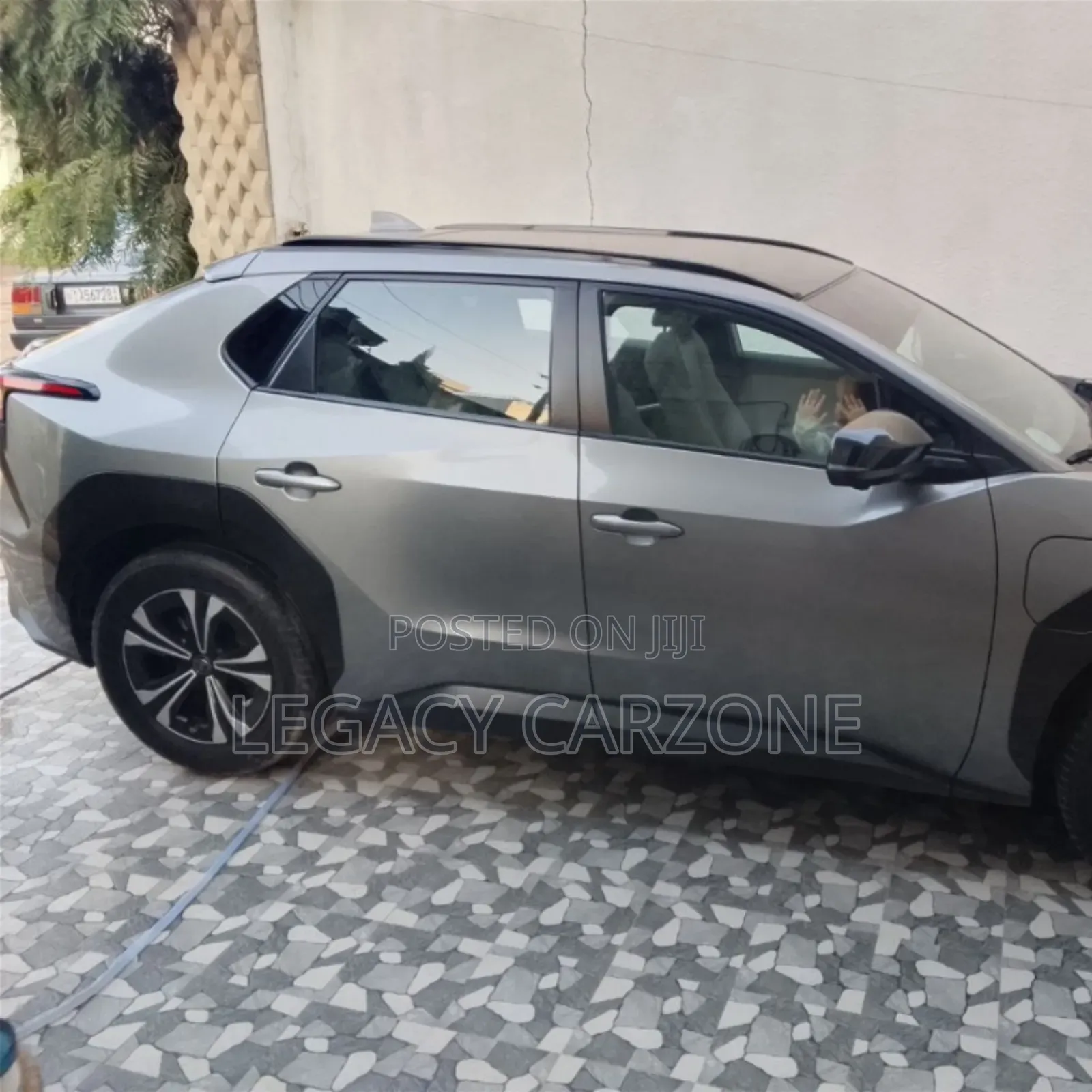 Toyota bZ4X 2023 Silver