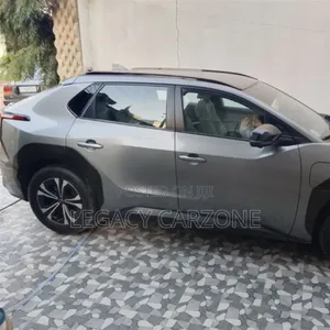 Toyota bZ4X 2023 Silver