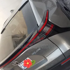 Toyota bZ4X 2023 Silver