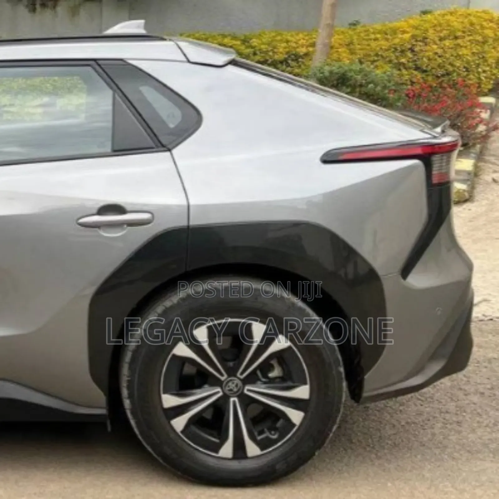 Toyota bZ4X 2023 Silver