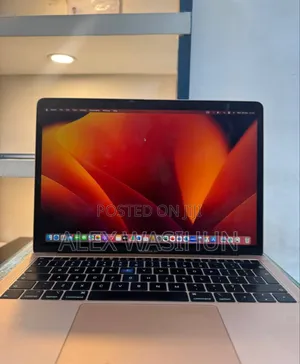 New Laptop Apple MacBook Pro 2019 8GB Intel Core I5 SSD 256GB