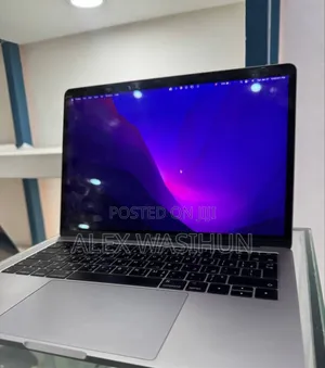 New Laptop Apple MacBook Pro 2017 8GB Intel Core I5 SSD 256GB