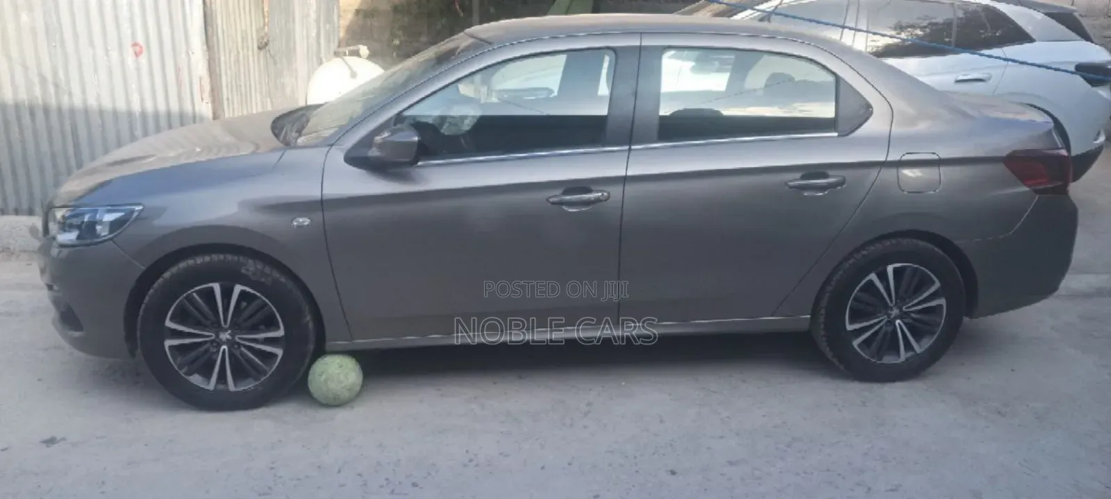 Peugeot 301 2017 Brown