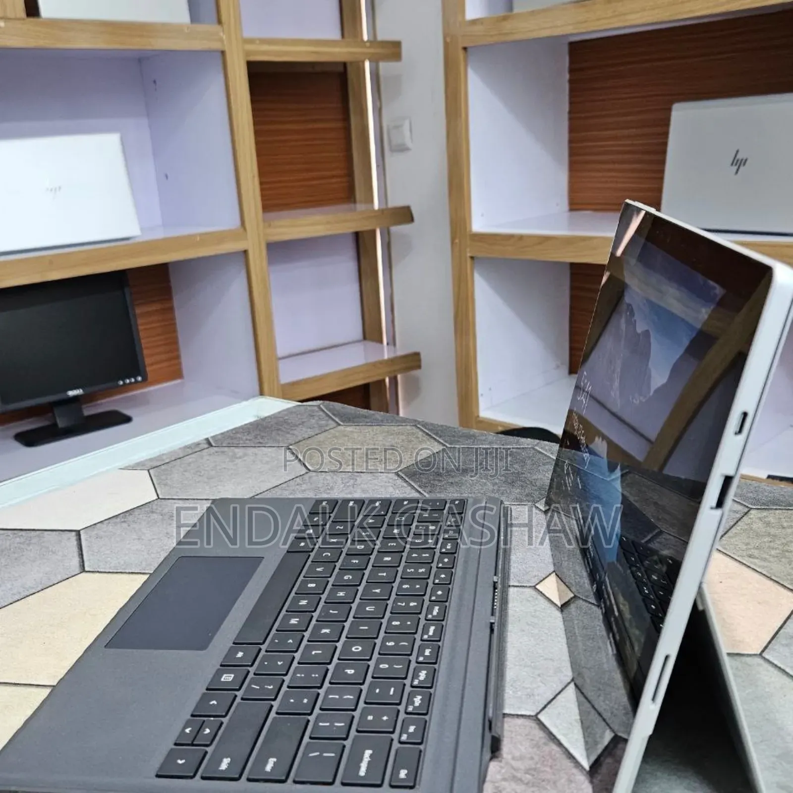 New Laptop Microsoft Surface Pro 7 16GB Intel Core I7 SSD 256GB