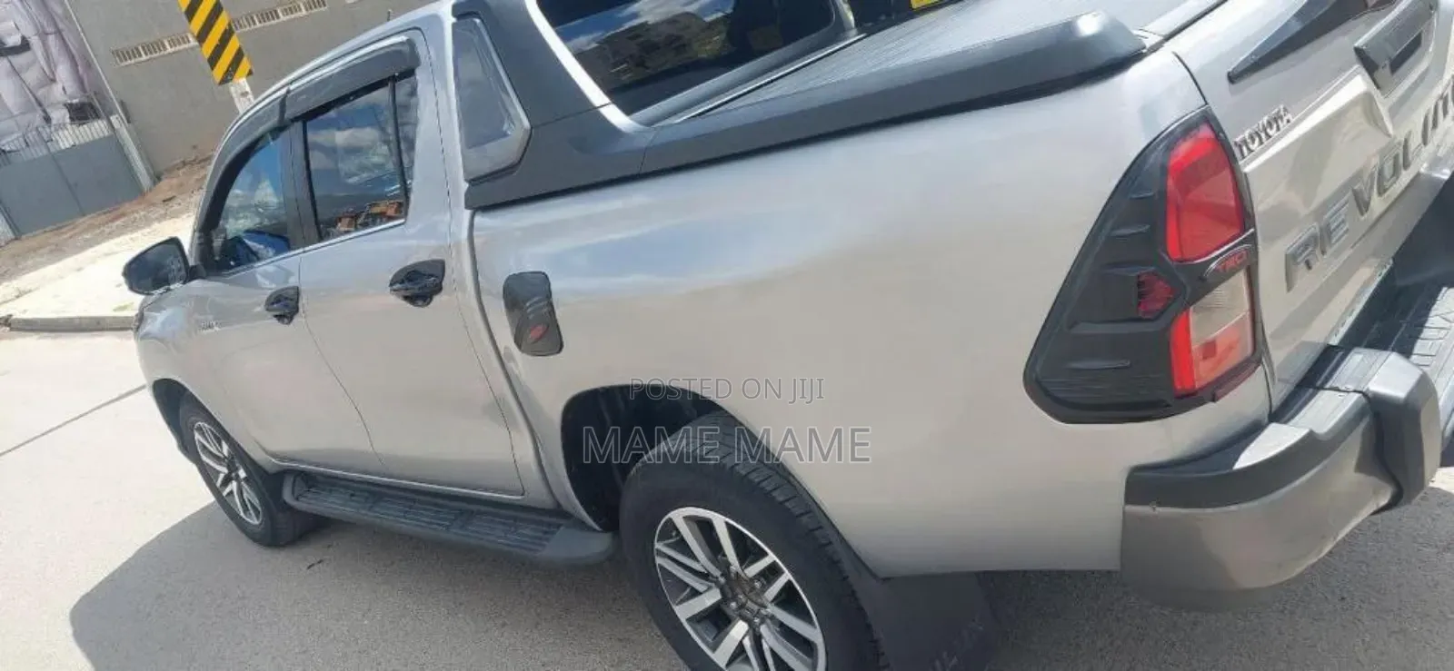 Toyota Hilux 2020 Gray