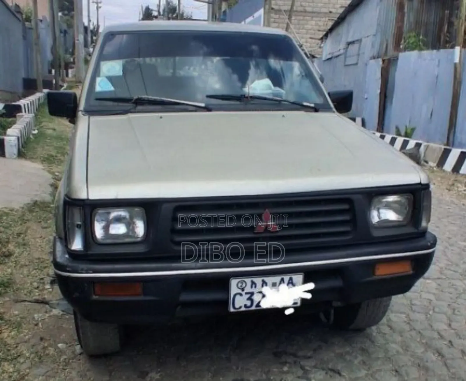 Mitsubishi L200 Club Cab 2.0 4WD 2001 Silver