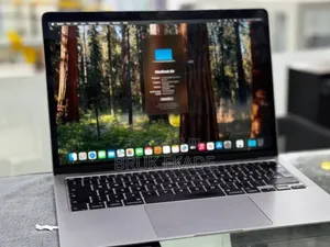 New Laptop Apple MacBook Air 2020 M1 8GB Apple M1 SSD 256GB