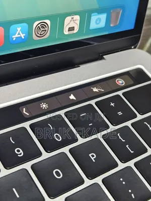 New Laptop Apple MacBook Pro 2019 8GB Intel Core I5 SSD 128GB