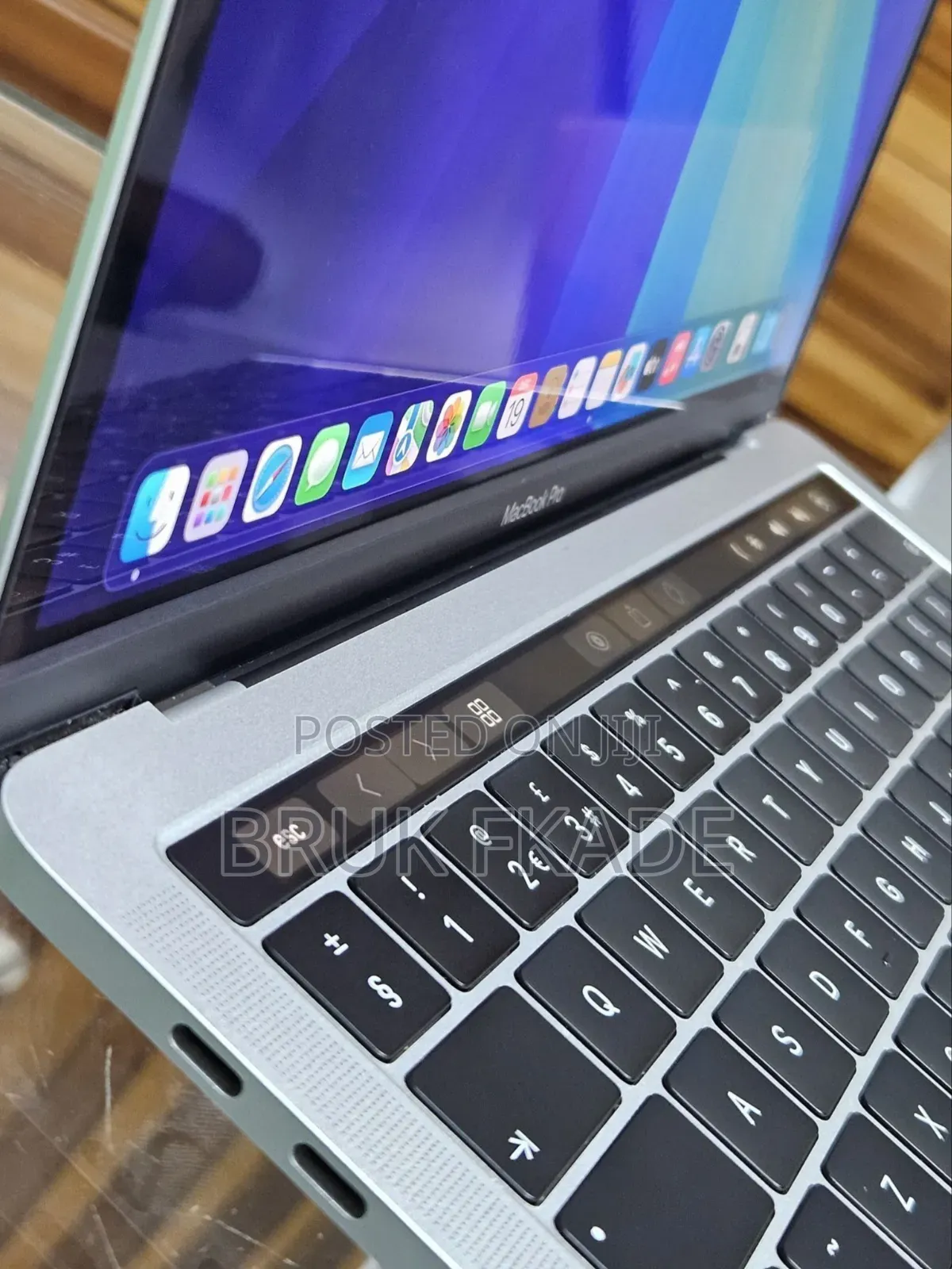 New Laptop Apple MacBook Pro 2019 8GB Intel Core I5 SSD 128GB