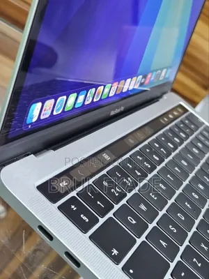 New Laptop Apple MacBook Pro 2019 8GB Intel Core I5 SSD 128GB