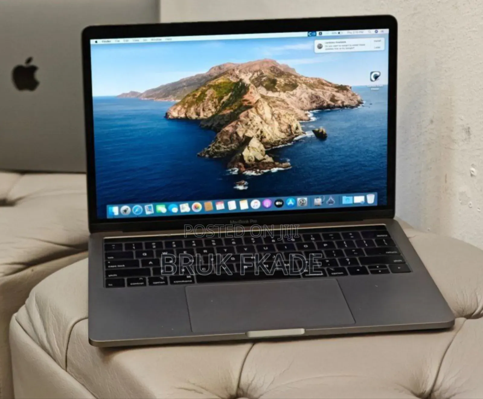 New Laptop Apple MacBook Pro 2019 16GB Intel Core I7 SSD 256GB