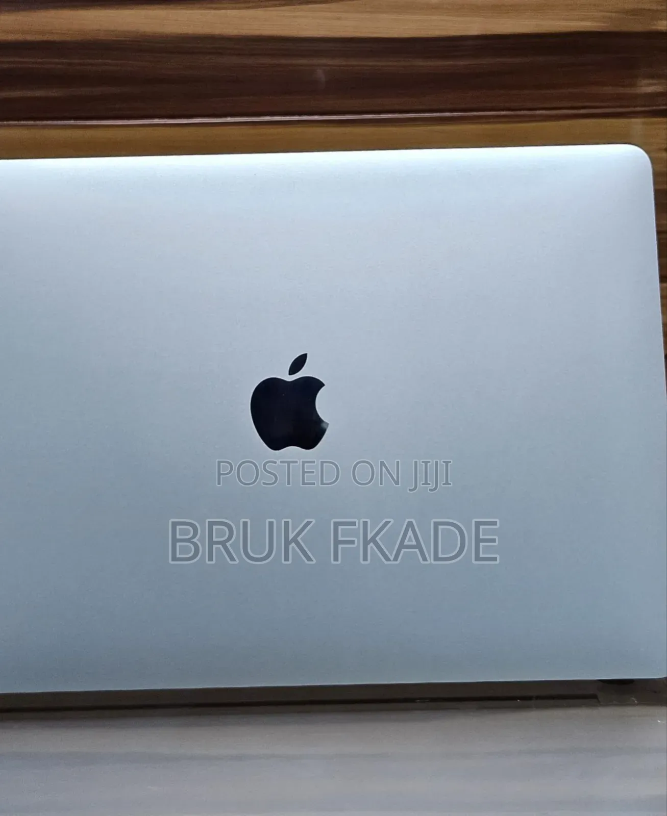 New Laptop Apple MacBook Pro 2019 16GB Intel Core I7 SSD 256GB