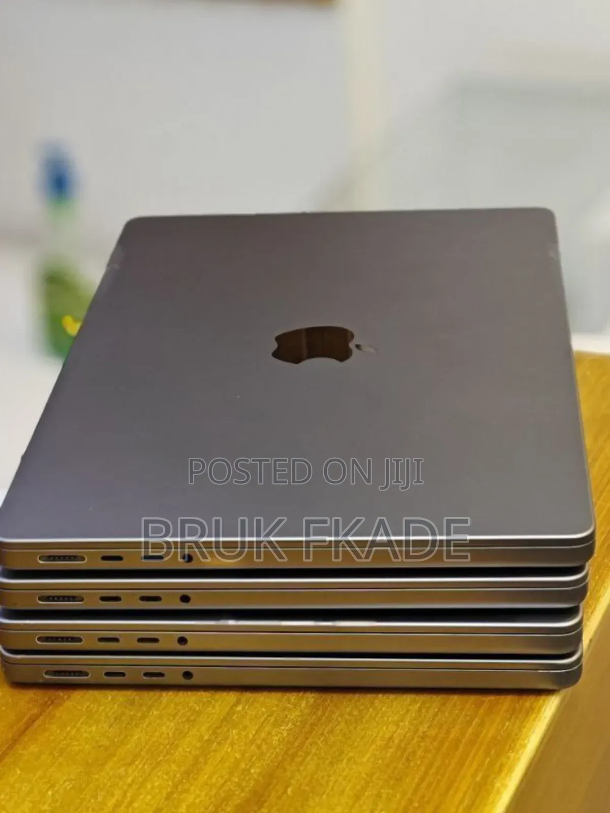 New Laptop Apple MacBook Pro M1 32GB Apple M1 Pro SSD 512GB