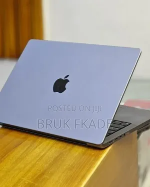 New Laptop Apple MacBook Pro M1 32GB Apple M1 Pro SSD 512GB