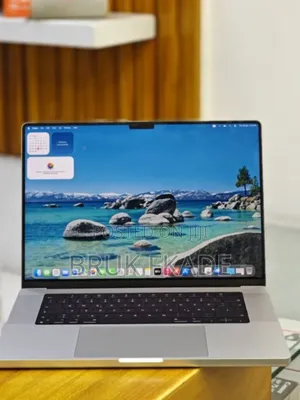 New Laptop Apple MacBook Pro M1 16GB Apple M1 Pro SSD 512GB