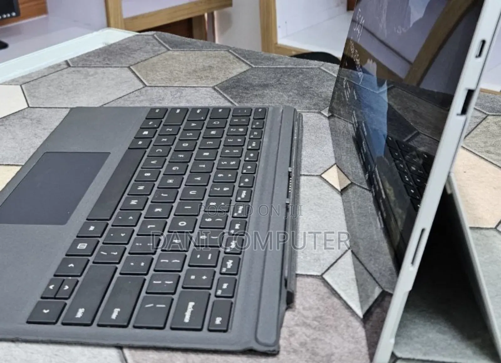 New Laptop Microsoft Surface 16GB Intel Core I7 SSD 256GB