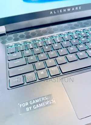 New Laptop Alienware M15 R3 24GB AMD Ryzen 9 SSD 1T