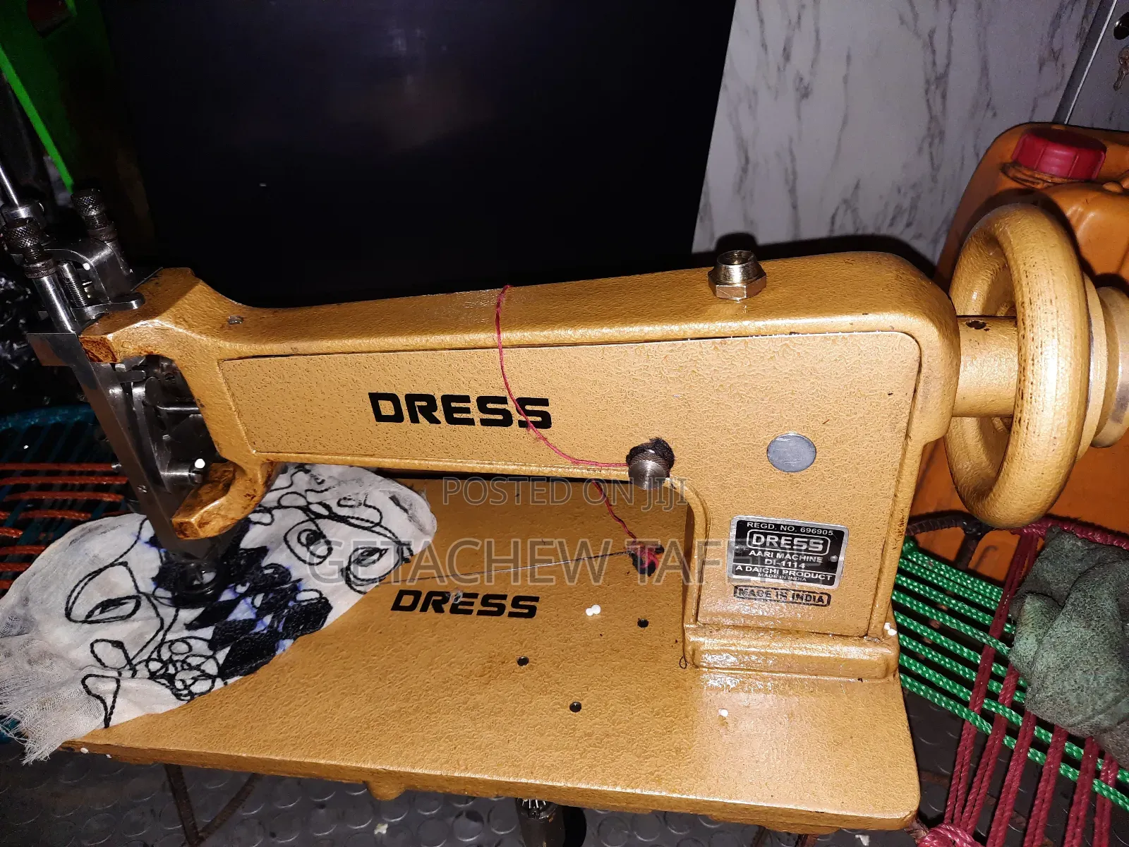 የጥልፍ ማሽን ድሬስ ሴንጀር