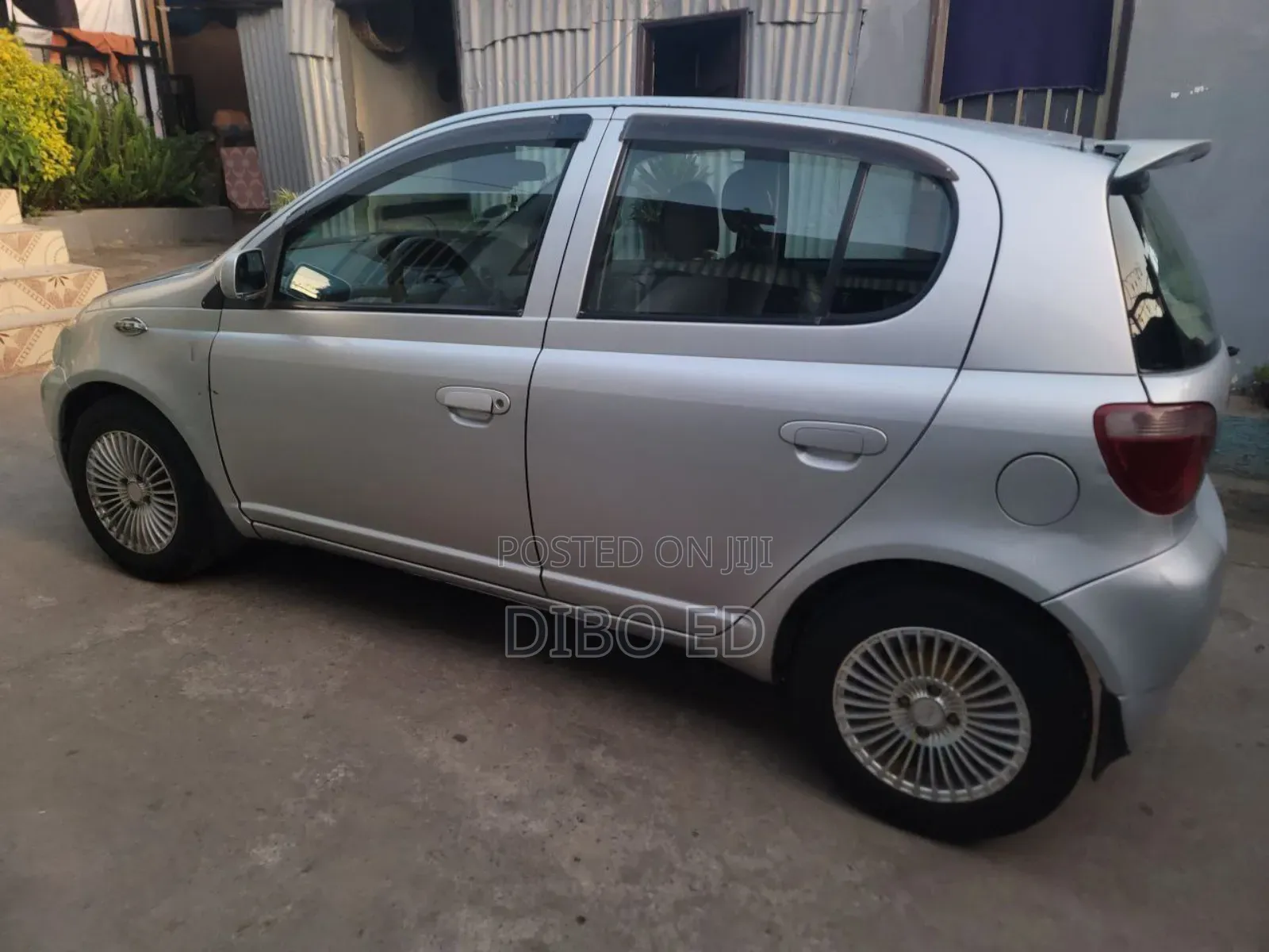 Toyota Vitz 1.0 FWD 5dr 2000 Silver