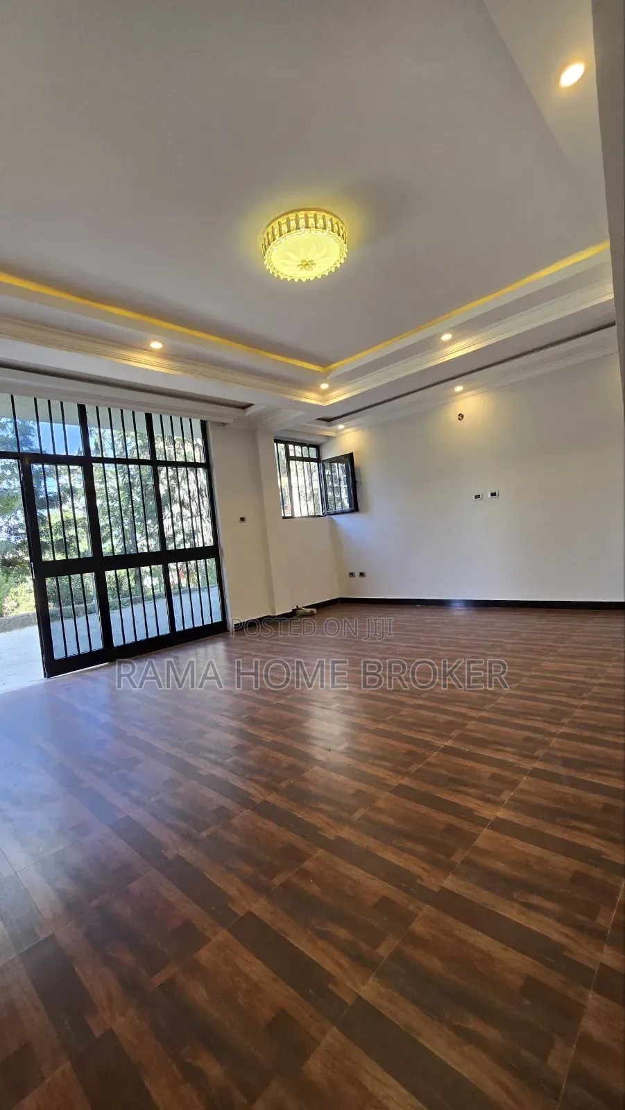 Furnished 4bdrm Apartment in መሀል ሰሚት 72, Yeka for sale