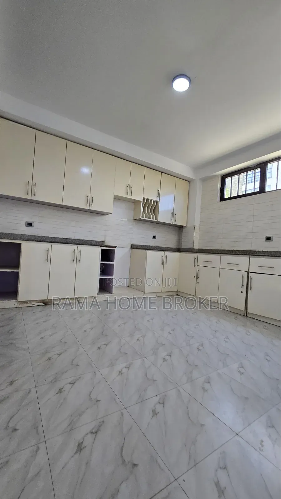 Furnished 4bdrm Apartment in መሀል ሰሚት 72, Yeka for sale