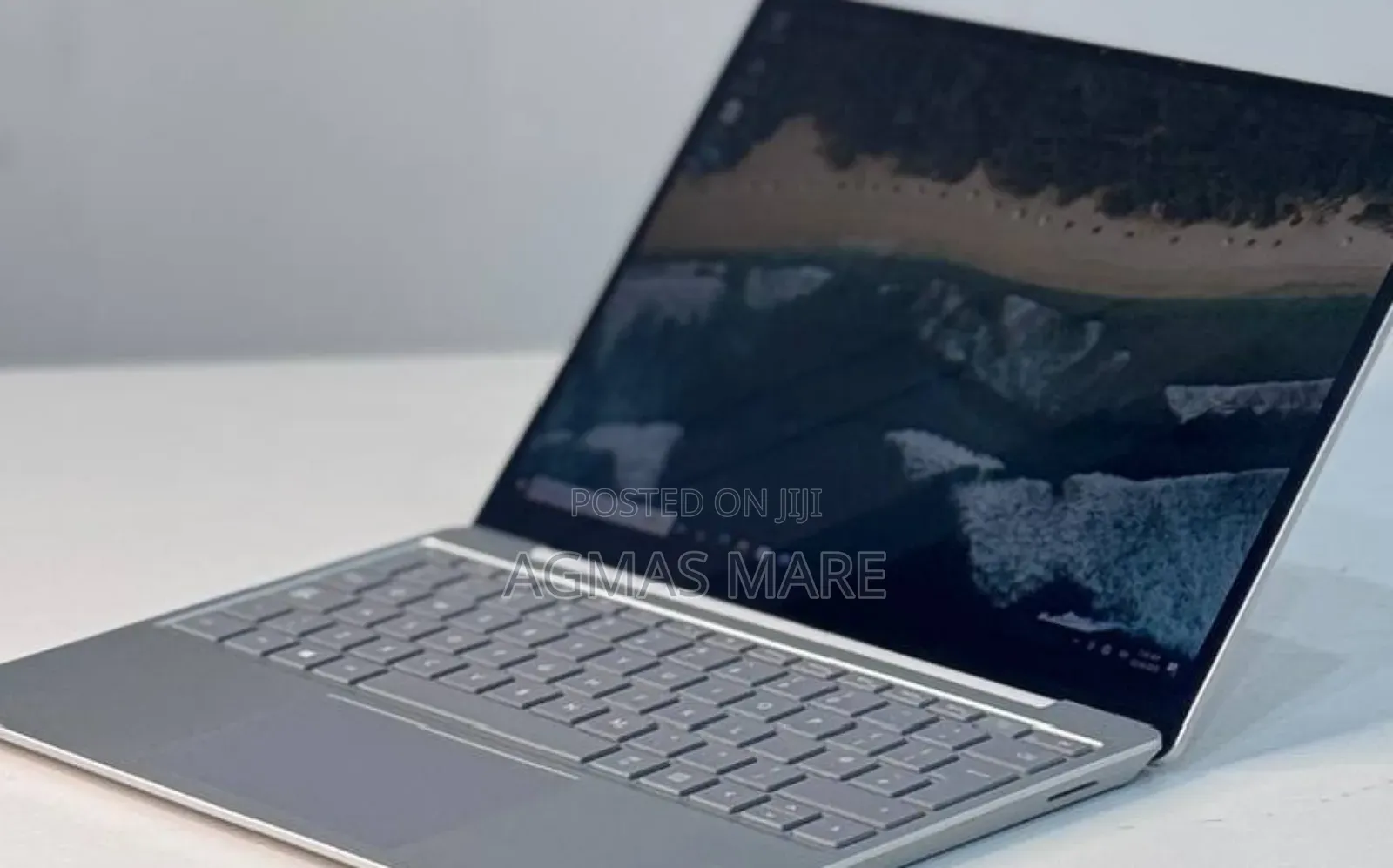 New Laptop Microsoft Surface Laptop Go 4GB Intel Core I5 SSD 256GB