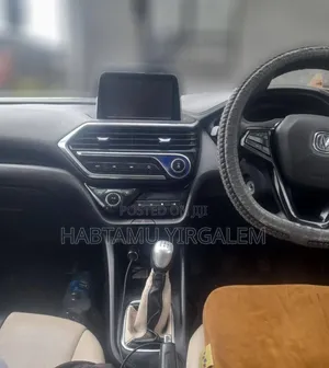 Changan Alsvin 2020 Yellow