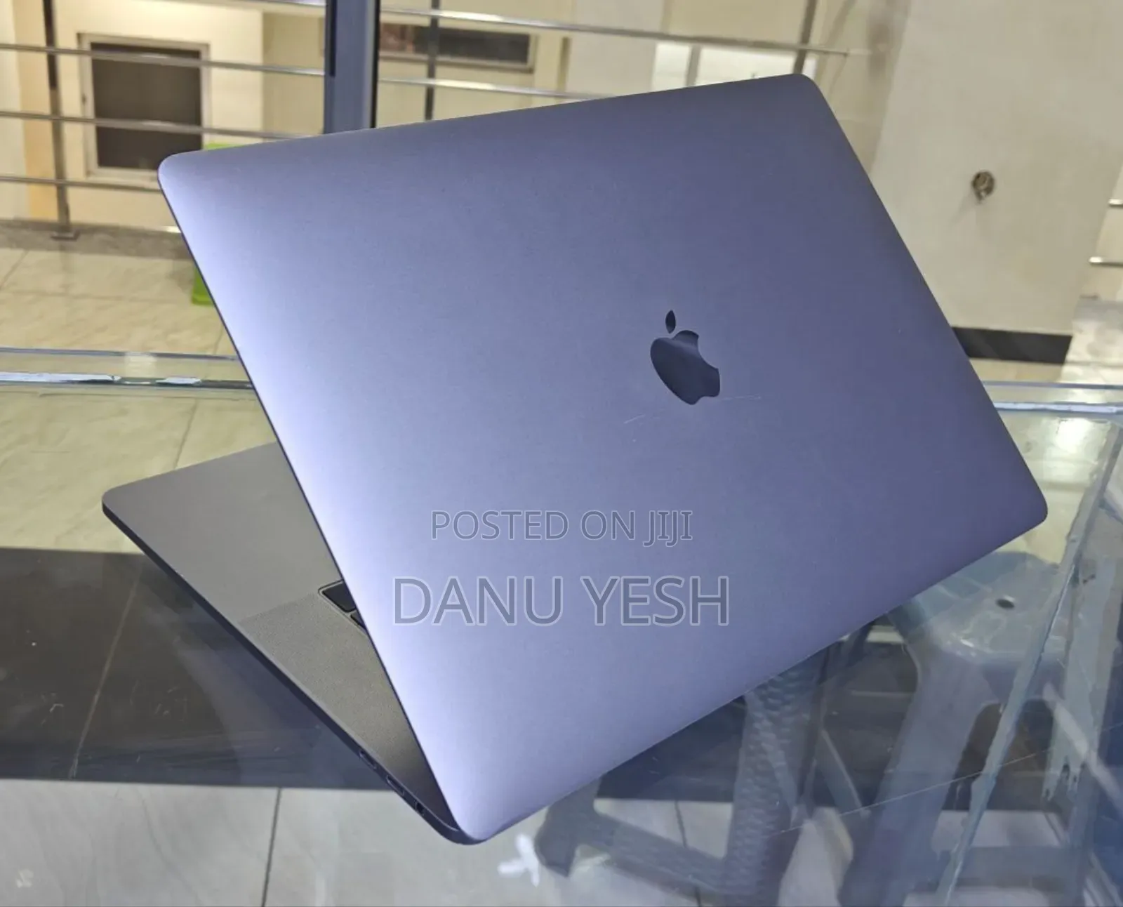 New Laptop Apple MacBook Pro 2019 32GB Intel Core I7 SSD 256GB