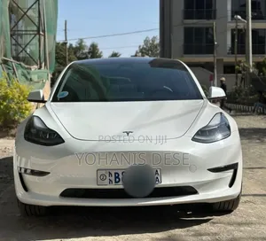Tesla Model 3 2023 White