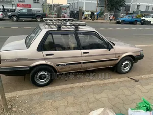 Toyota Corolla 1.3 Hatchback 1986 Gold