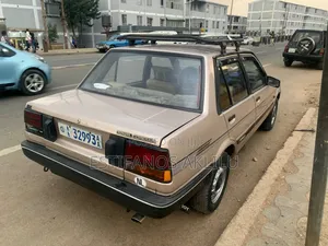Toyota Corolla 1.3 Hatchback 1986 Gold