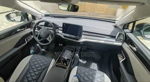 Volkswagen ID.6 2022 Gray