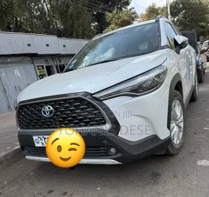 Toyota Corolla Cross Hybrid 2023 White