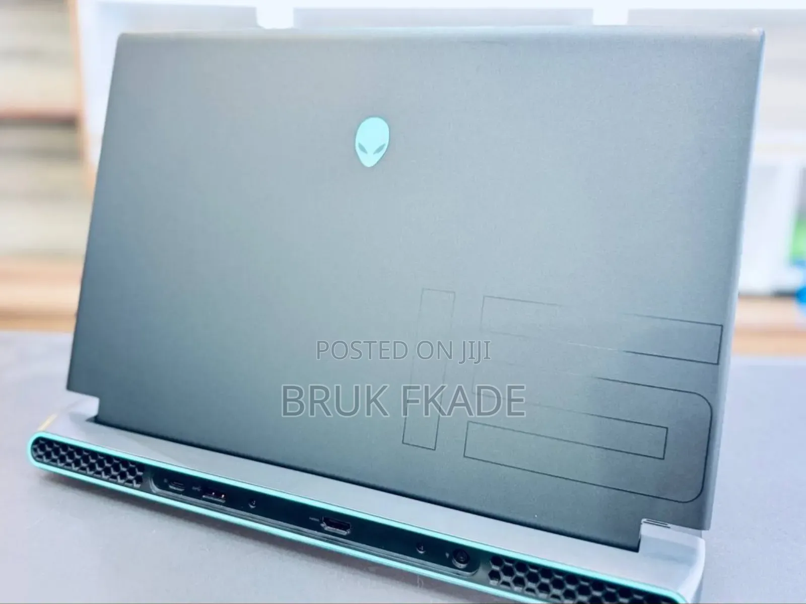 New Laptop Alienware M15 R3 24GB AMD Ryzen 9 SSD 1T